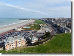 P1030263 * Vue générale sur l'esplanade à Dieppe. * 1600 x 1200 * (613KB)