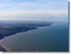 P1100942 * Les premières falaises avec la ville du Tréport, et la côte Normande au fond. * 1600 x 1200 * (248KB)