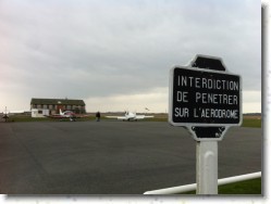 IMG_6118 * L'aérodrome de Laon. * 1600 x 1195 * (350KB)