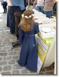 P1050132 * Dans les ruelles de la Cité, aux couleurs de la fête. * 1200 x 1600 * (489KB)