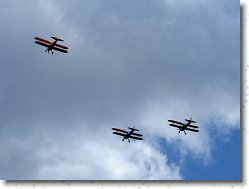 P1070840 * Vol en patrouille de Stearman. * 1600 x 1200 * (214KB)
