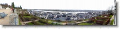 P1110463 * Vue sur la Loire depuis le balcon qu'offrent les Jardins de l'Evéché. * 1600 x 352 * (171KB)