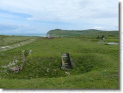 P1140682 * En nous éloignant du Cap Blanc-Nez, nous croisons de nombreux vestiges de l'occupation allemande, tout particulièrement des blockhaus. * 1600 x 1200 * (545KB)