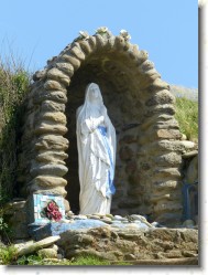 P1140820 * Notre-Dame de la Mer protège ce lieu. * 1200 x 1600 * (631KB)