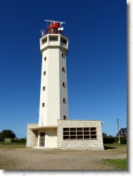 P1180546 * Le phare de Nève, dominant la ville du Havre. * 1200 x 1600 * (352KB)